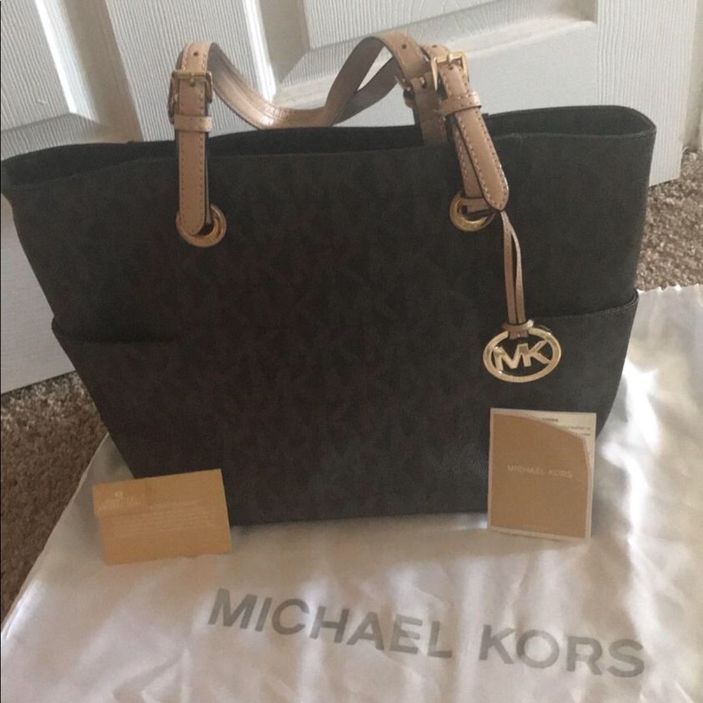 Authentic Michael Kors jet set handbag